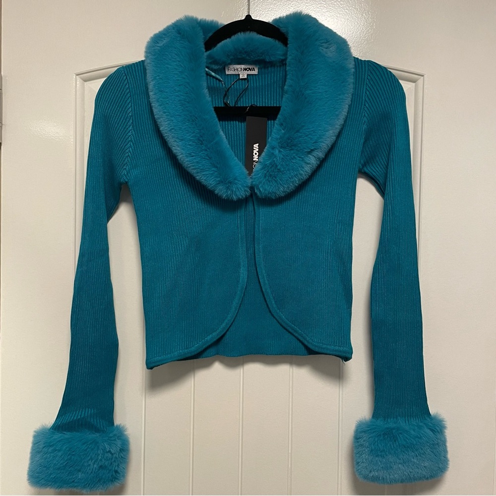 Cropped Fur Collar Cardigan